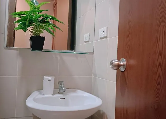 Citispace 1br Condotel At Ridgewood Towers Near Bgc Airport #rw10a Apartment